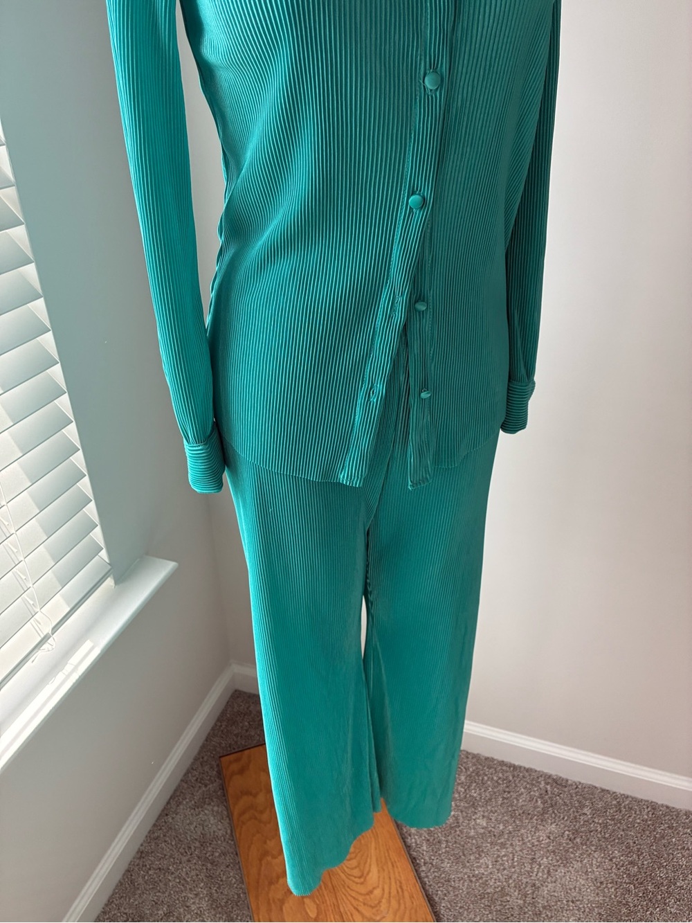 NWT RO&DE Women's Turquoise Ribbed V-Neck Long Matching Set - Picture 3 of 15